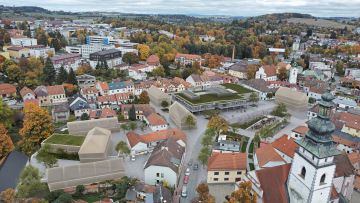 urbanistický návrh centra Pelhřimova – nadhled na nové náměstí a městské domy v historickém kontextu